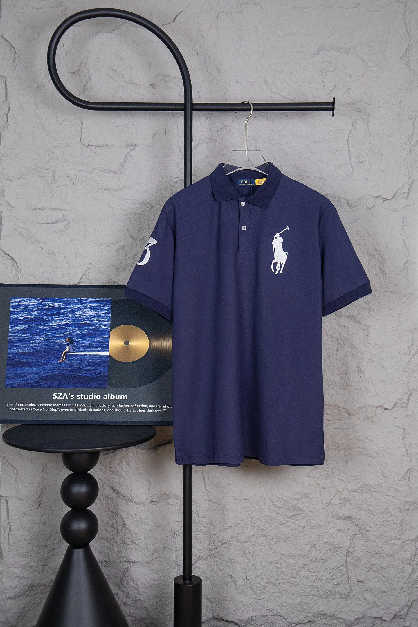 P140 Polo Ralph Lauren/Ralph Lauren basic Malaysian embroidery logo Big Pony Polo shirt T-shirt short sleeve S~XL black navy gray white original fabric 100% pique cotton, imported embroidery logo on the chest, "3" patch logo on the cuffs, custom threaded collar, Malaysian embroidery, the highest version, suitable for business and leisure daily use! 🌘Two-button placket, laser logo pearlescent resin buttons, cuffs and hem using double-thread sewing technology, different currency versions, full set of original three-label accessories!